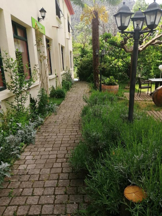 Pensjonat La Mirabelle-Casteil Country House Zewnętrze zdjęcie