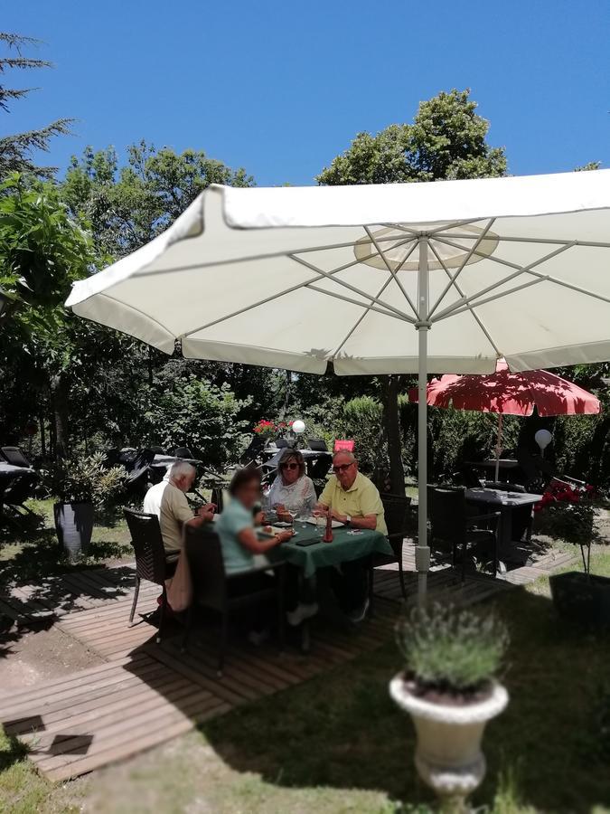 Pensjonat La Mirabelle-Casteil Country House Zewnętrze zdjęcie