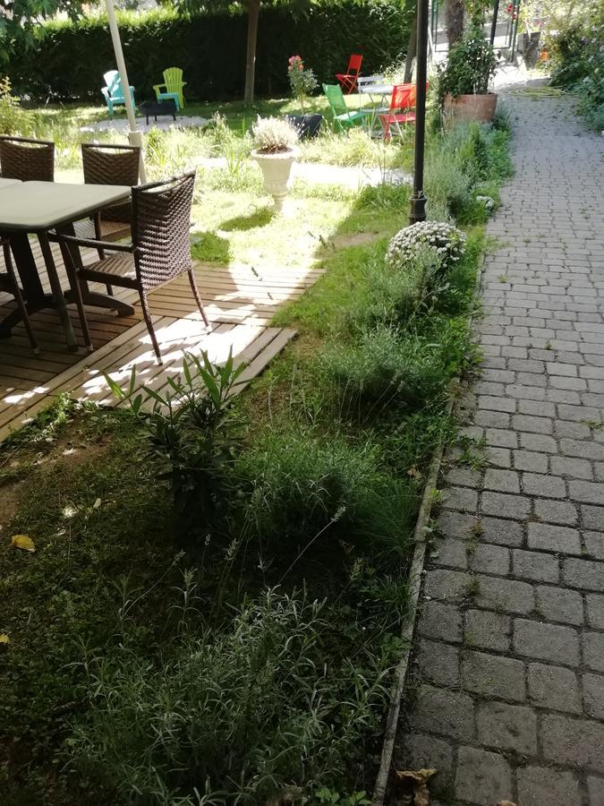 Pensjonat La Mirabelle-Casteil Country House Zewnętrze zdjęcie