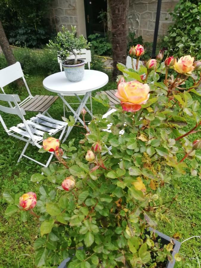 Pensjonat La Mirabelle-Casteil Country House Zewnętrze zdjęcie