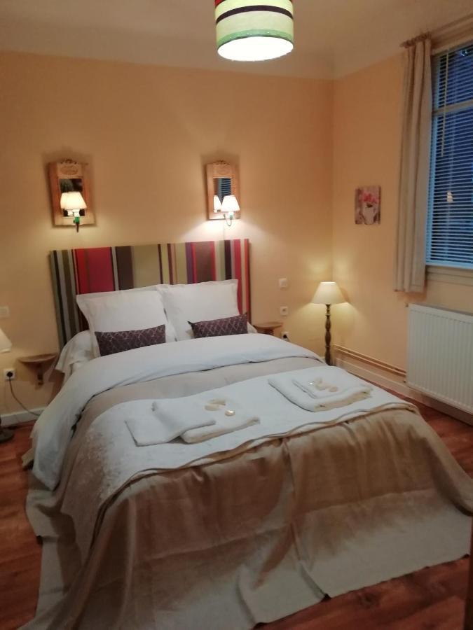 Pensjonat La Mirabelle-Casteil Country House Zewnętrze zdjęcie
