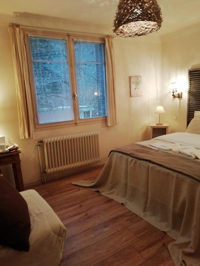 Pensjonat La Mirabelle-Casteil Country House Zewnętrze zdjęcie